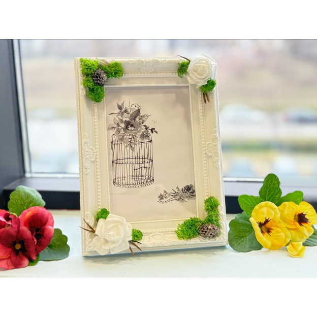 декоративна рамка за снимки с бели рози