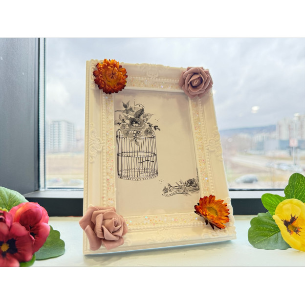 декоративна рамка за снимки с лилави рози и брокат