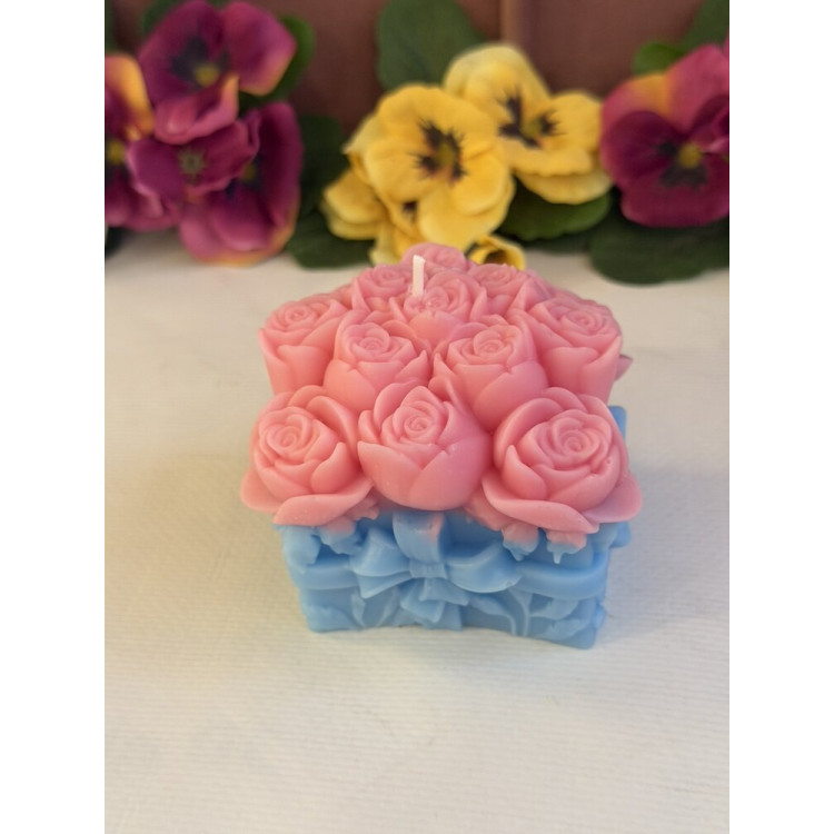 Ароматна свещ от соев и пчелен восък Рози М652