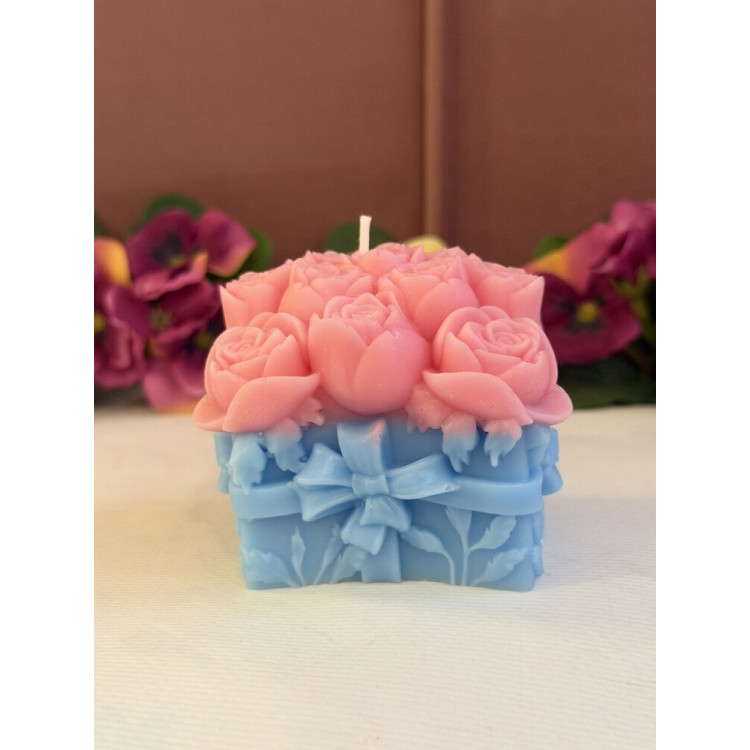 Ароматна свещ от соев и пчелен восък Рози М652