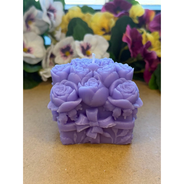 Ароматна свещ от соев и пчелен восък Рози М710