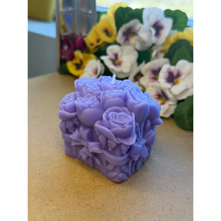 Ароматна свещ от соев и пчелен восък Рози М710