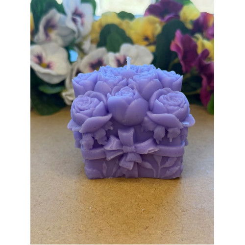 Ароматна свещ от соев и пчелен восък Рози М710