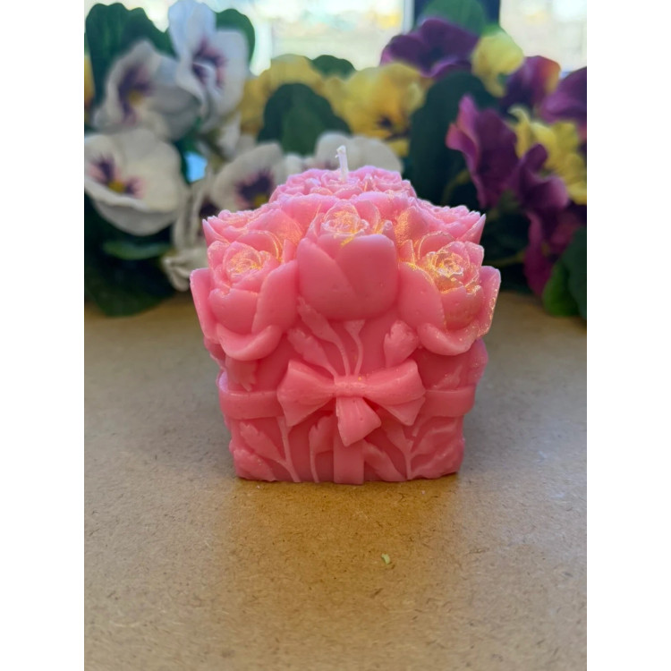 Ароматна свещ от соев и пчелен восък Рози М711