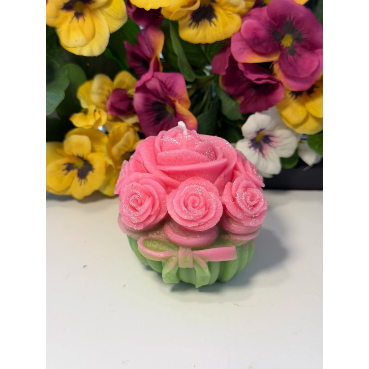 Ароматна свещ от соев и пчелен восък Рози М720