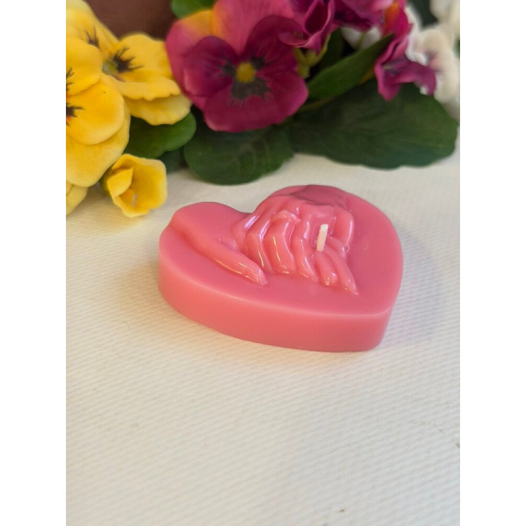 Ароматна свещ от соев и пчелен восък Сърце М654