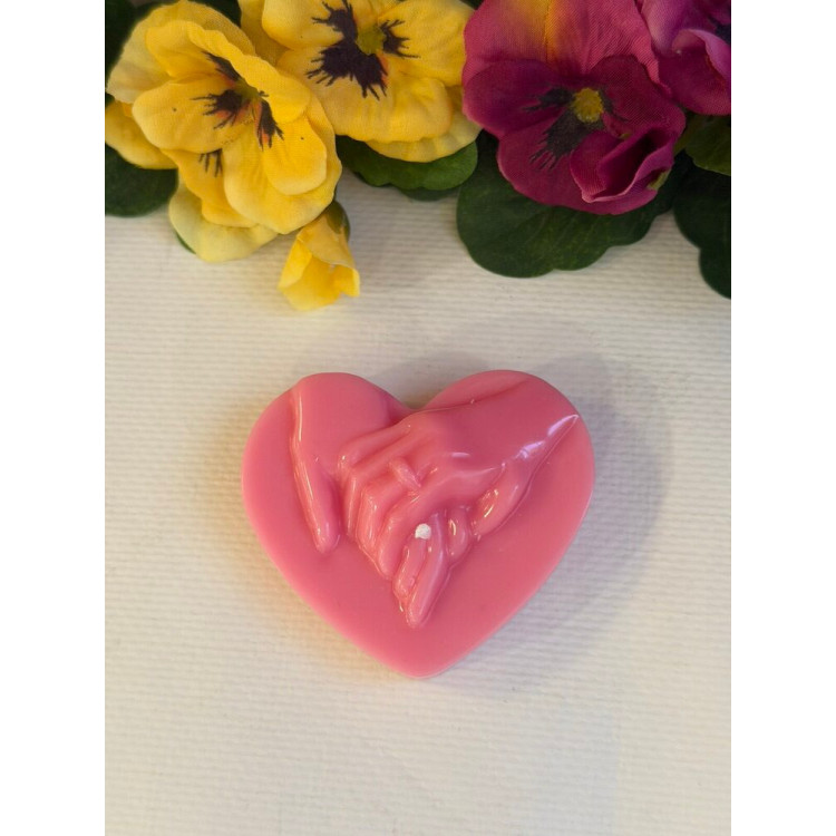 Ароматна свещ от соев и пчелен восък Сърце М654