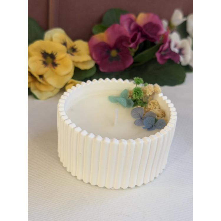 Ароматна свещ от соев и пчелен восък в кашпа М646