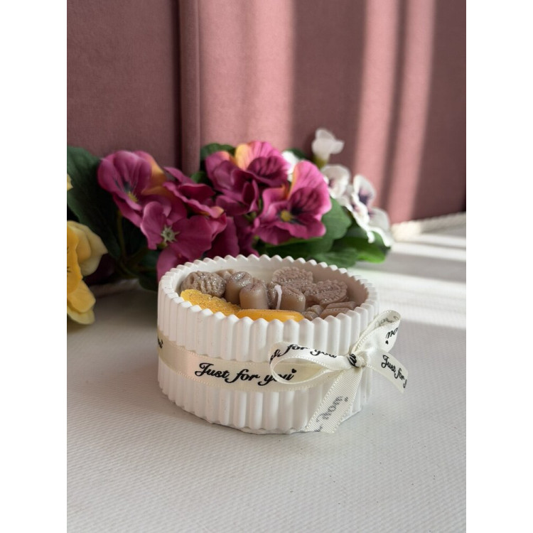 Ароматна свещ от соев и пчелен восък в кашпа М667