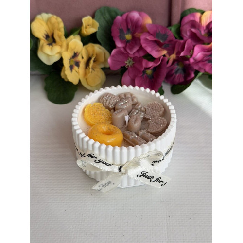 Ароматна свещ от соев и пчелен восък в кашпа М667