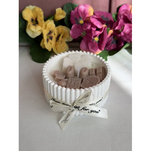 Ароматна свещ от соев и пчелен восък в кашпа М673