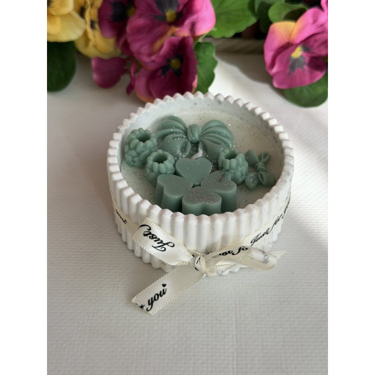 Ароматна свещ от соев и пчелен восък в кашпа М674