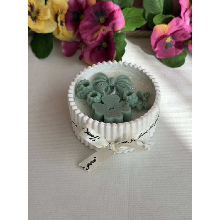 Ароматна свещ от соев и пчелен восък в кашпа М674