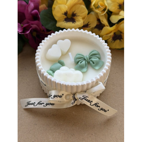 Ароматна свещ от соев и пчелен восък в кашпа М677