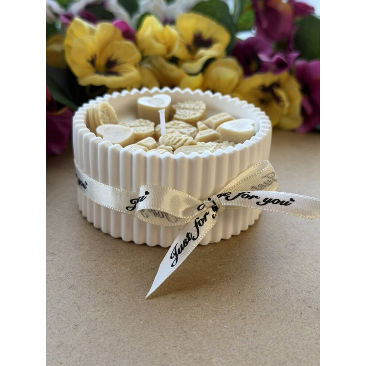 Ароматна свещ от соев и пчелен восък в кашпа М681