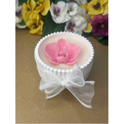 Ароматна свещ от соев и пчелен восък в кашпа М706