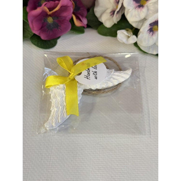 Гипсокерамична висулка Ангелски Крила Жъл