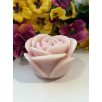 Ароматна свещ от соев и пчелен восък Роза М406