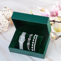 Подаръчен комплект часовник и гривни