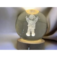 Нощна лампа Космонавт 3D голяма