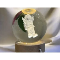 Нощна лампа Космонавт 3D голяма