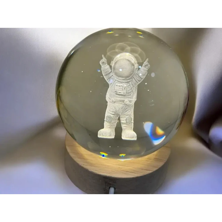 Нощна лампа Космонавт 3D голяма