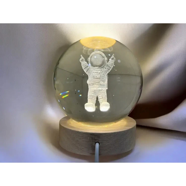 Нощна лампа Космонавт 3D голяма
