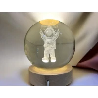 Нощна лампа Космонавт 3D голяма