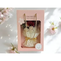 Подаръчна кутия с вечни естествени цветя Q37